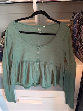 Brookstone Sage Green Scoop Neck Ruffle Hem Button-Front Top